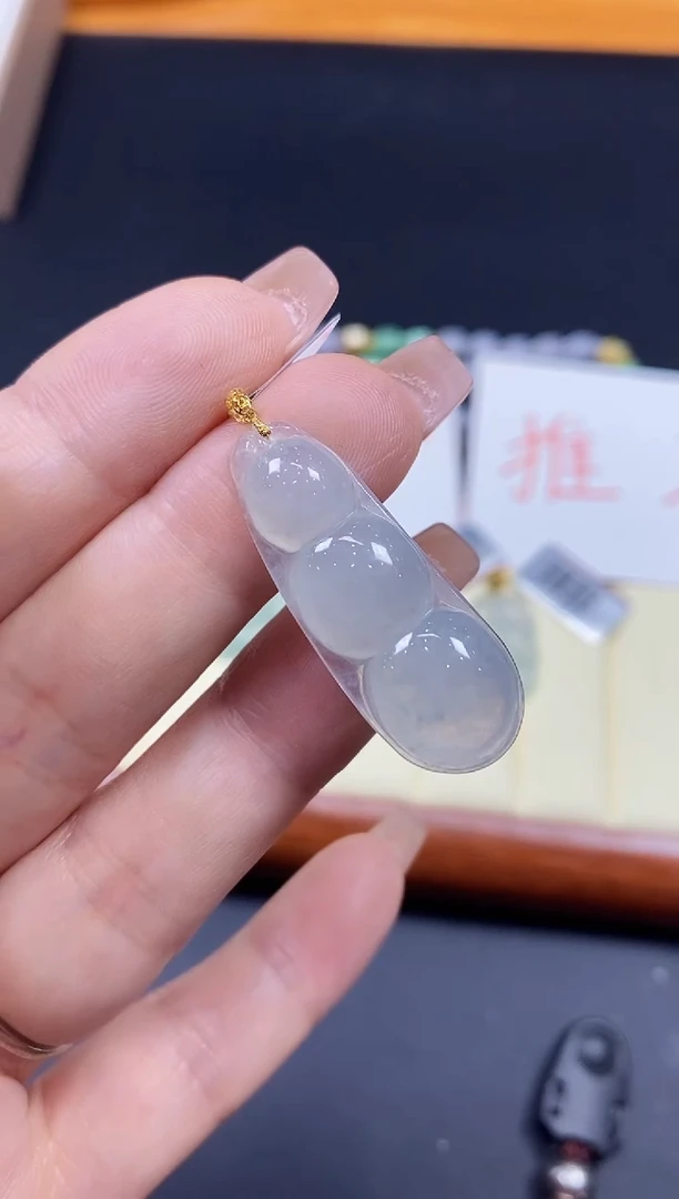 吊坠(不含链)18K金镶嵌翡翠豆子18K金扣镶嵌@@CMT1215-1