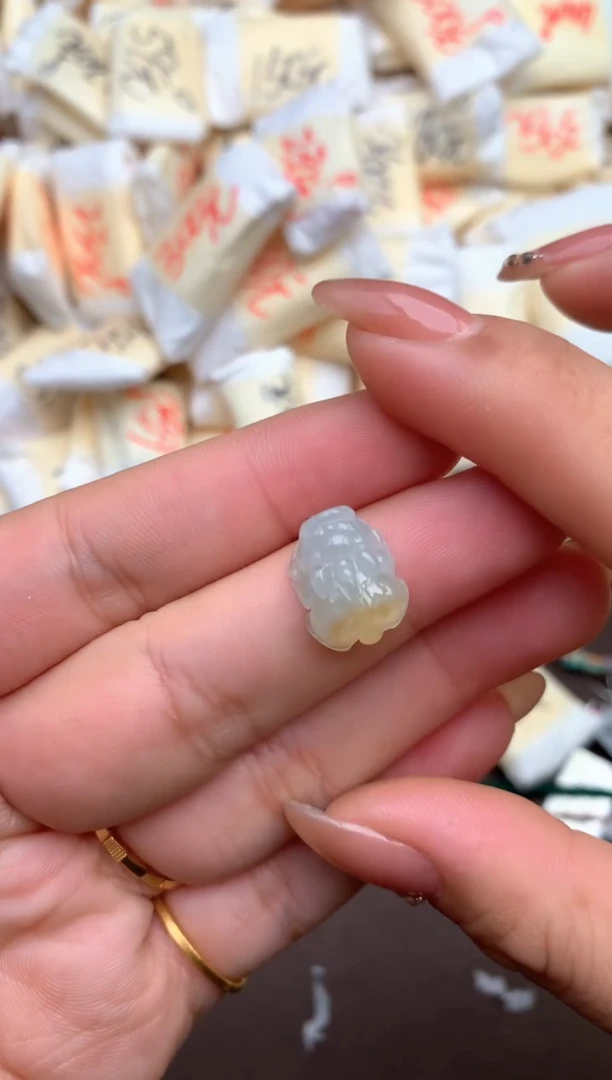 【闪购商品】翡翠挂件未镶嵌  —    