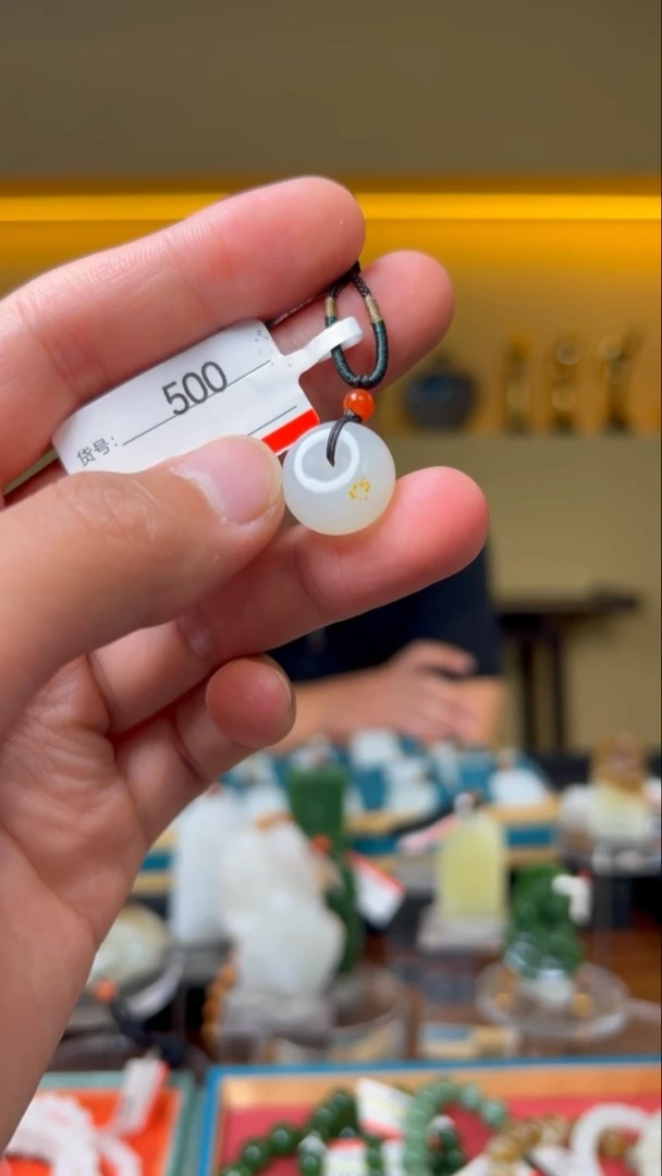 和田玉未镶嵌颈饰1