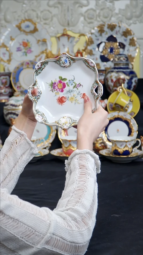 骨瓷婷婷中古器物如图所示142