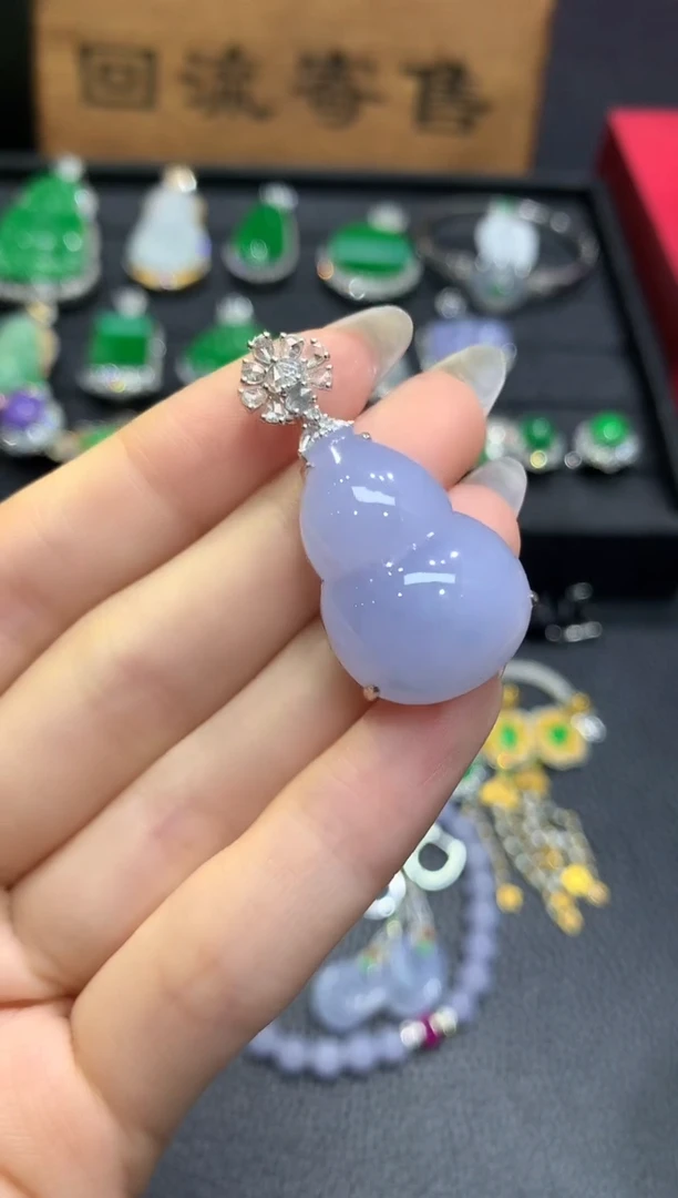 吊坠(不含链)18K金镶嵌翡翠40