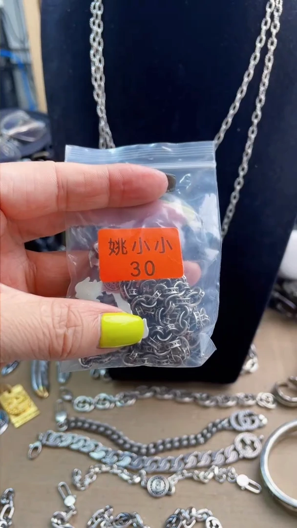 瓷片躲****象新永华世家小姨子分铺
