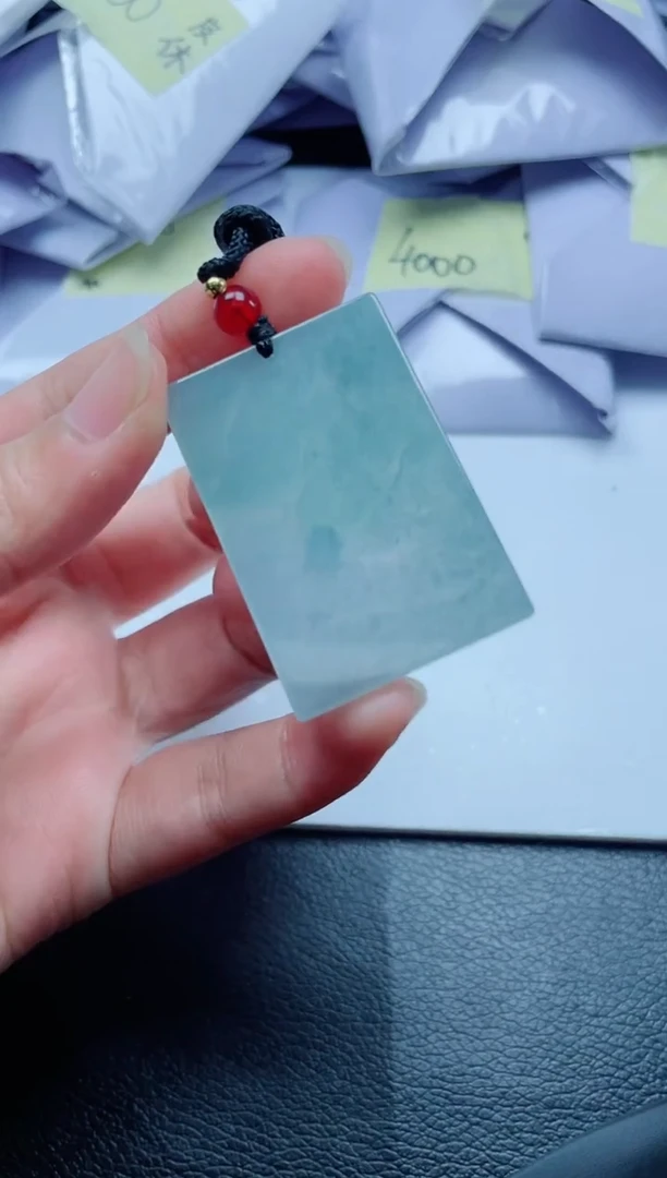 翡翠未镶嵌颈饰