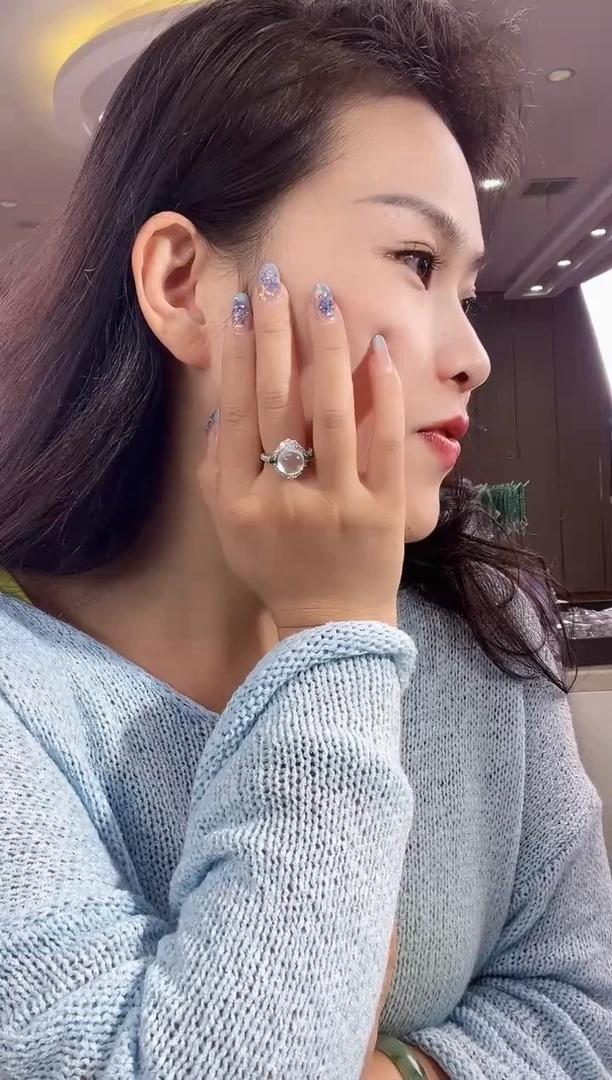 未镶嵌手镯石英质玉（非洲翠）1