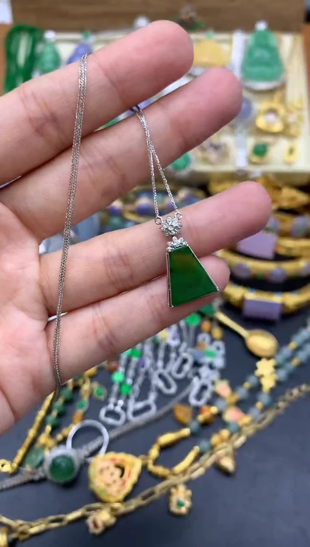 翡翠18K金镶嵌颈饰234-中国好珍宝