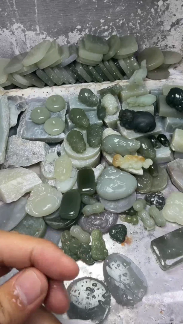 颈饰未镶嵌和田玉勿拍-咨询客服链接