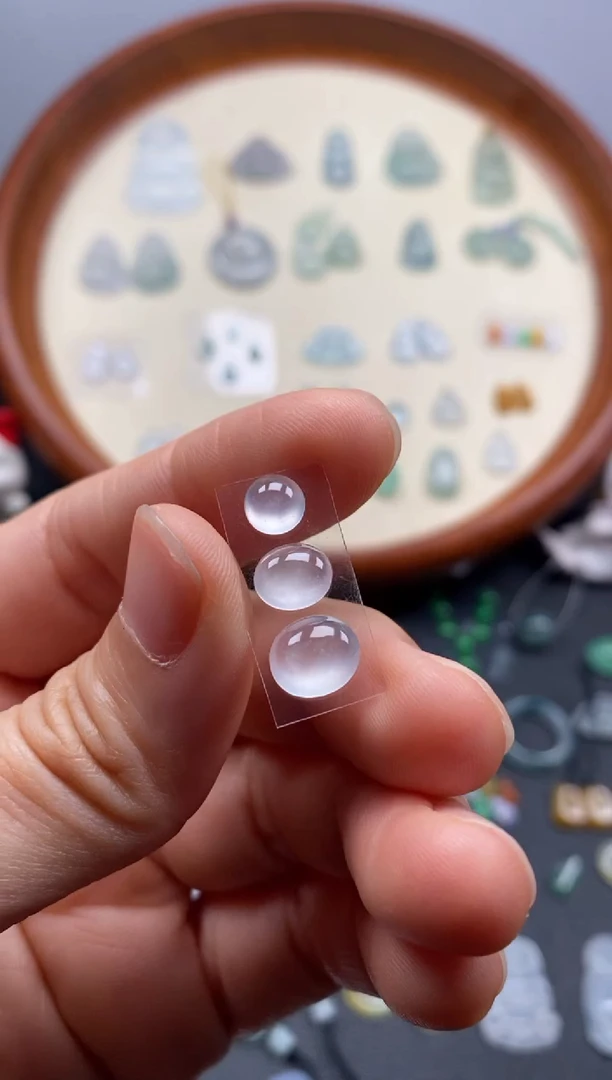 颈饰未镶嵌翡翠3颗冰蛋面/芬