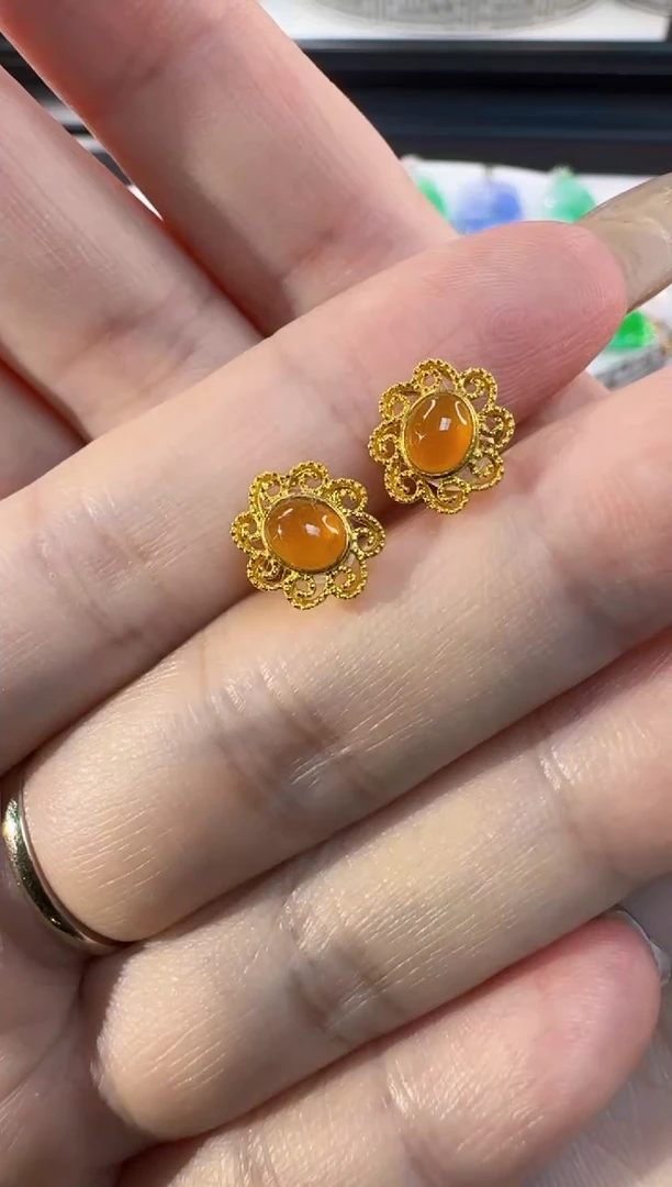 18K金镶嵌翡翠耳饰缅甸A货翡翠