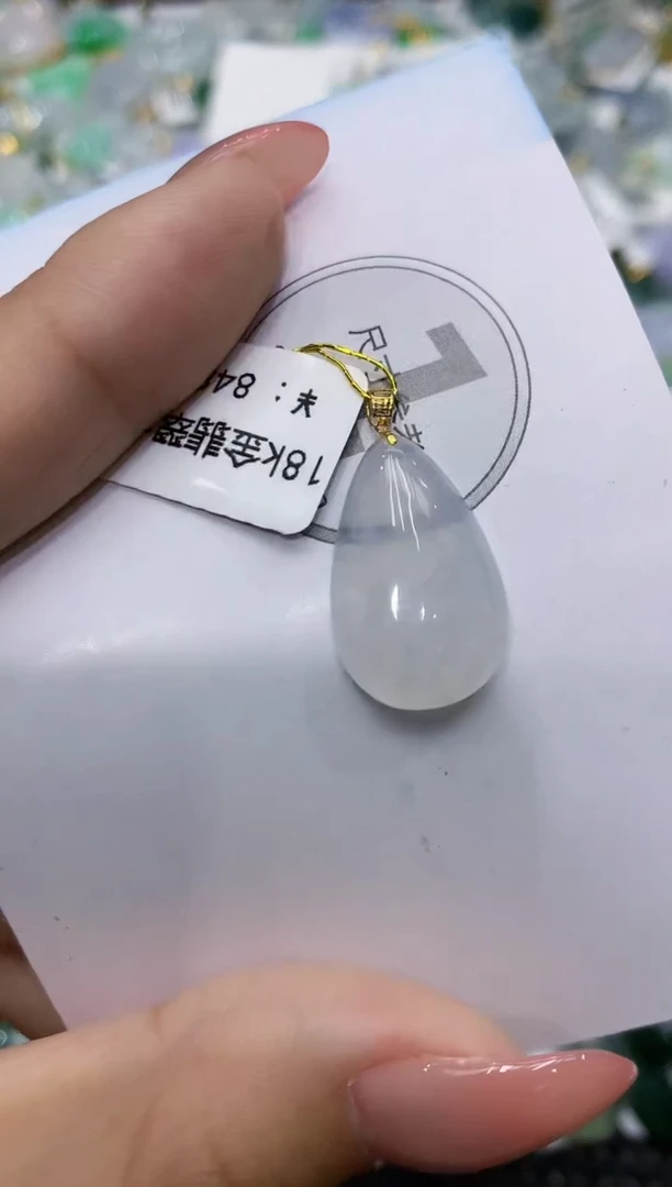 颈饰18K金镶嵌翡翠111111111111