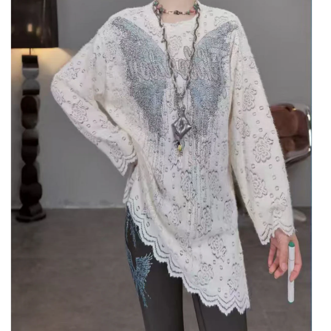 TCH【时尚百搭】冬款时尚烫钻米色休闲风女装打底衫T75D02E1027