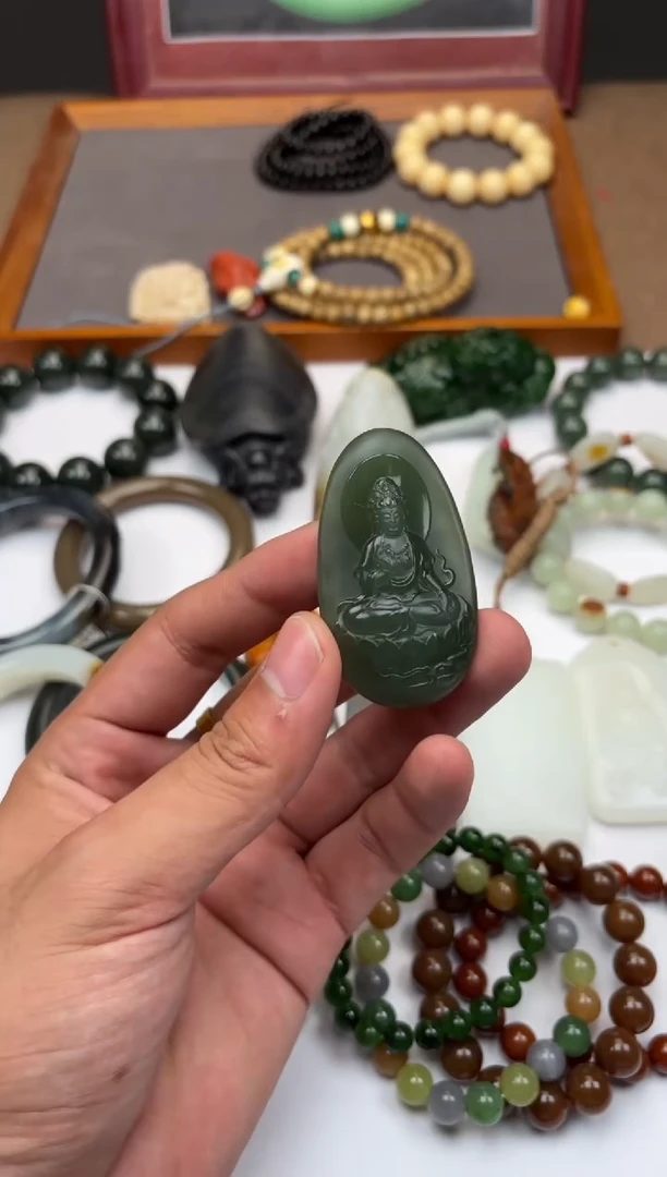 和田玉未镶嵌吊坠(不含链)和田玉