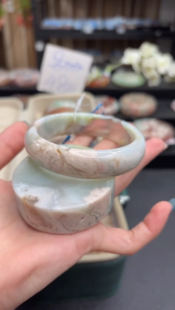 无无114(62圈赠送镯心) 玉化纹