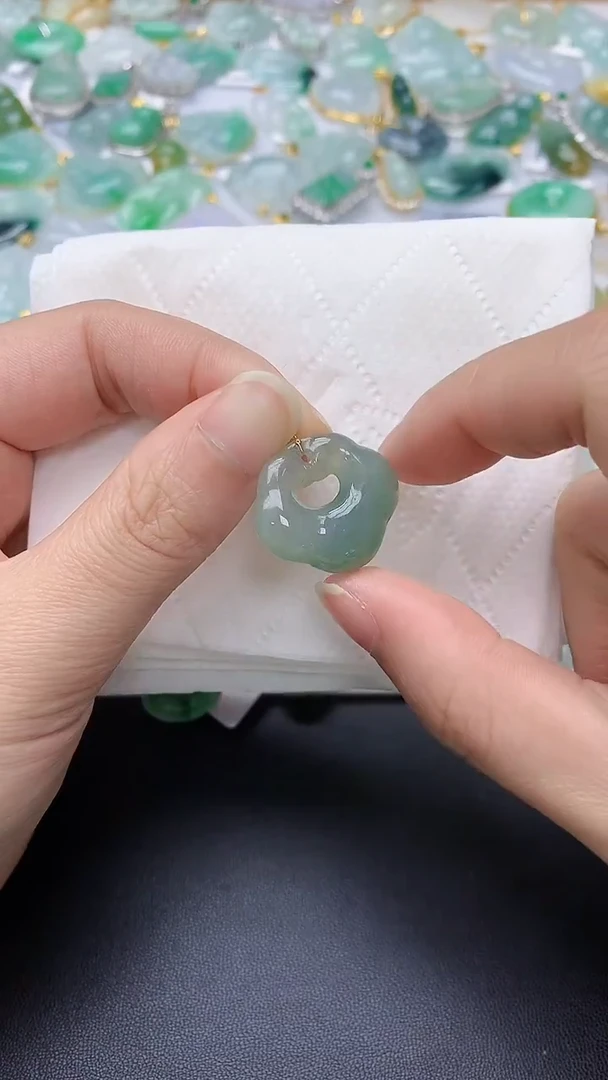 颈饰18K金镶嵌翡翠天然缅甸A货百元以上9元证书费自理