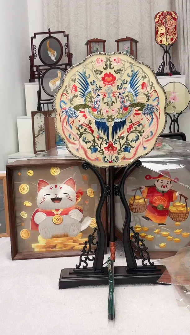 扇子苏绣作品手工团扇