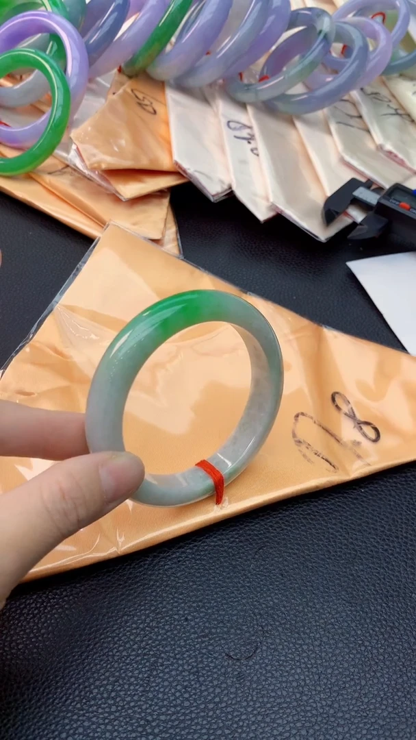 未镶嵌手镯翡翠0483460082
