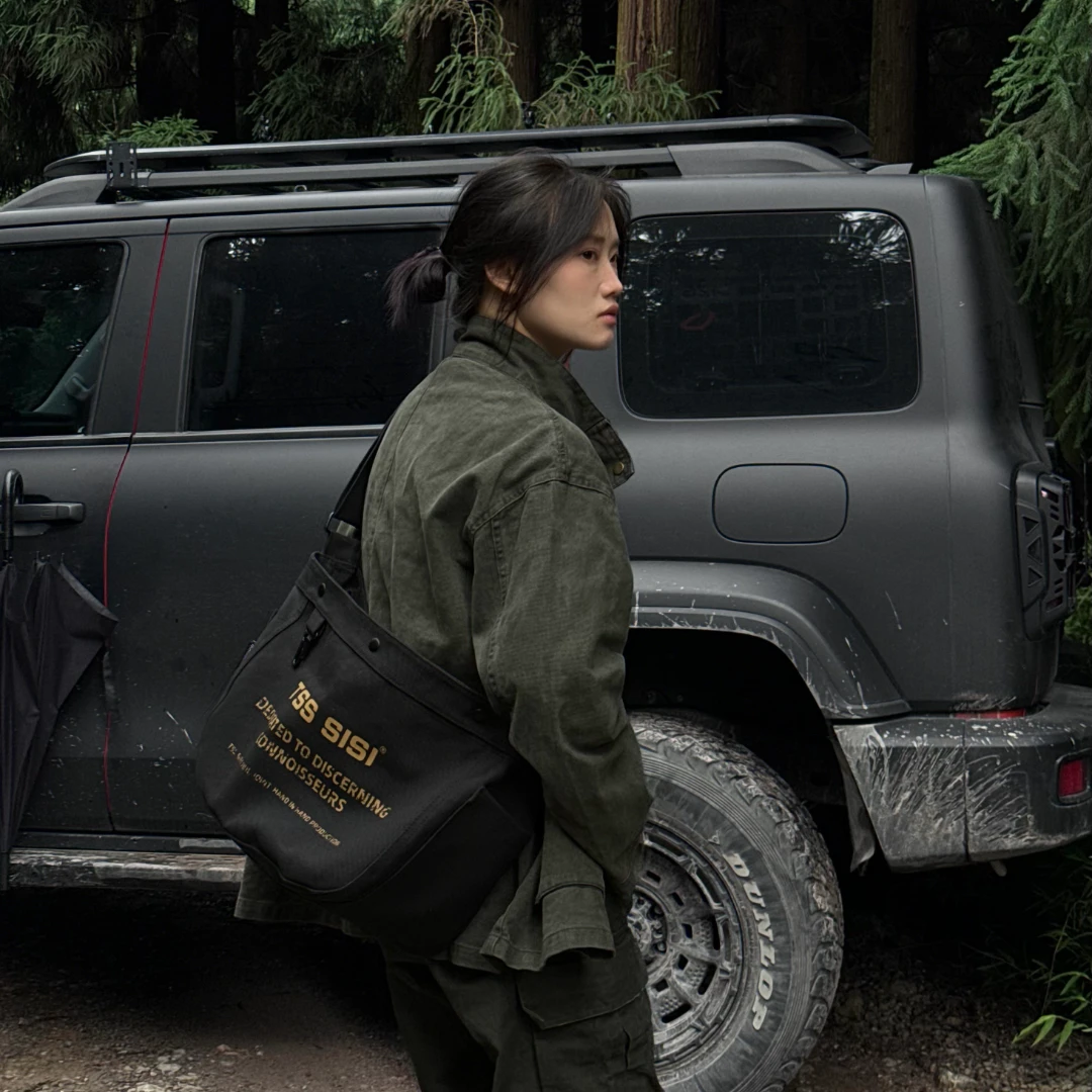 TSSSISI 硬挺帆布复古拉链报童包工装中性风单肩通勤斜挎包