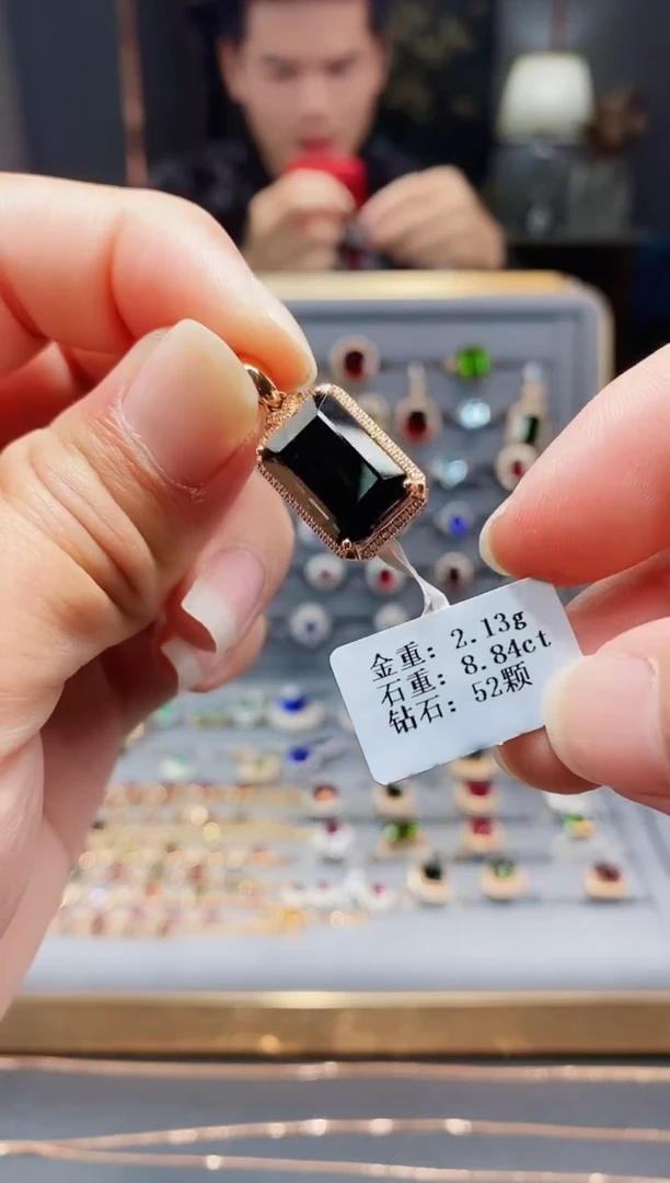 【闪购商品】碧玺颈饰18K金镶嵌8.84.