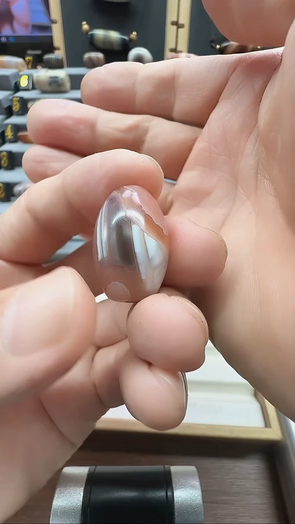 未镶嵌颈饰玛瑙/玉髓南红26*17