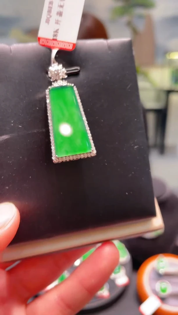 【闪购商品】翡翠颈饰18K金镶嵌A27天然A货翡翠