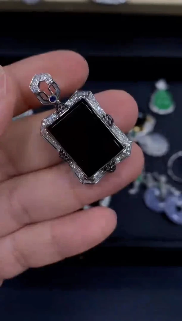 颈饰18K金镶嵌翡翠635-春日珠宝