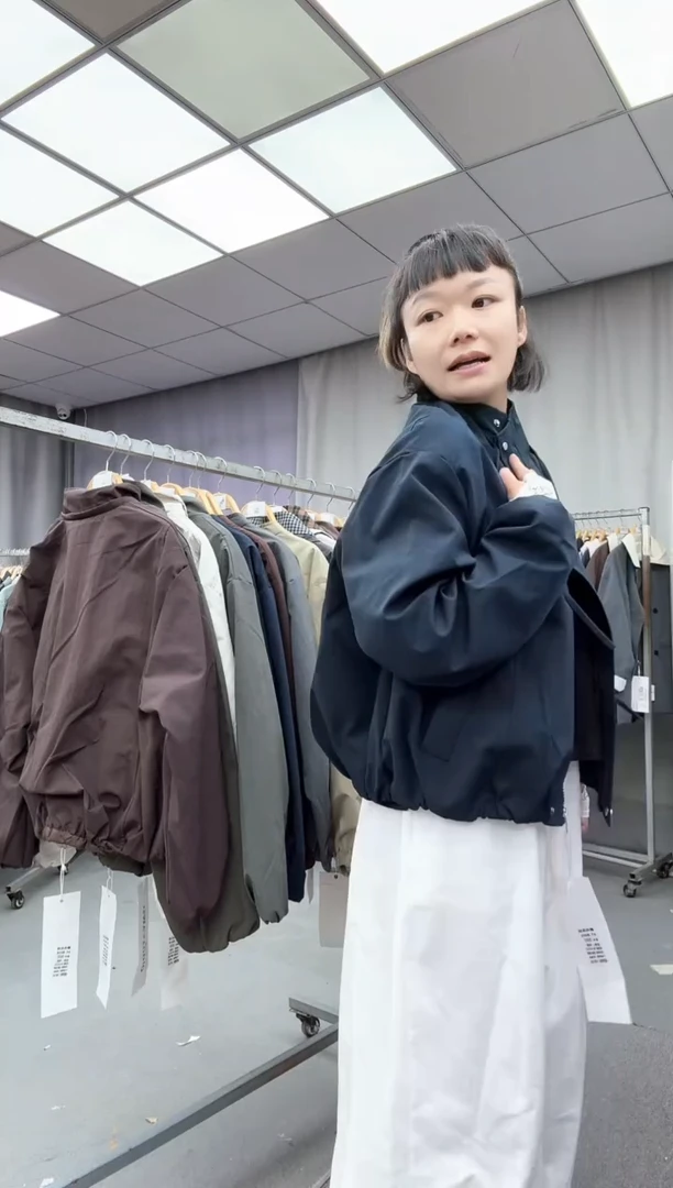 单 外套   大哥家漂亮衣服漂亮颜色