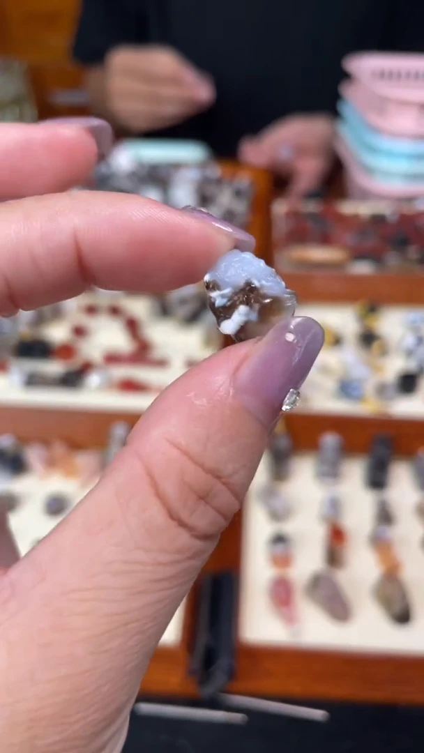 玛瑙/玉髓颈饰未镶嵌46象神