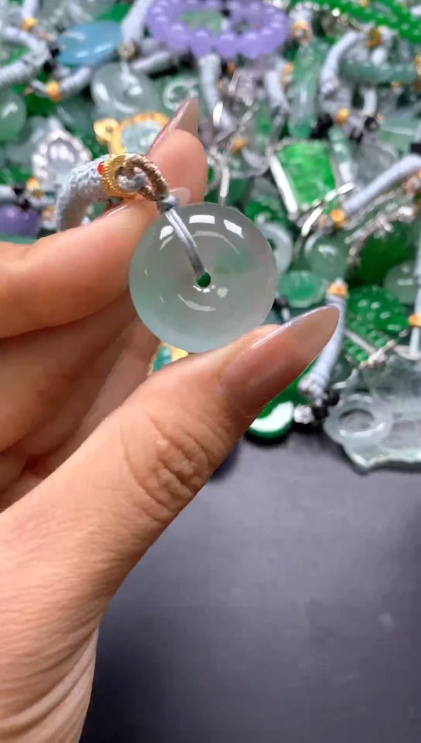 颈饰未镶嵌翡翠(配扣头多样性发其一）30
