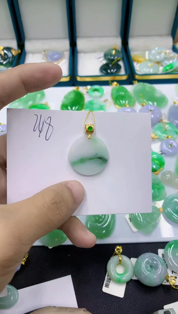 颈饰未镶嵌翡翠11111111111