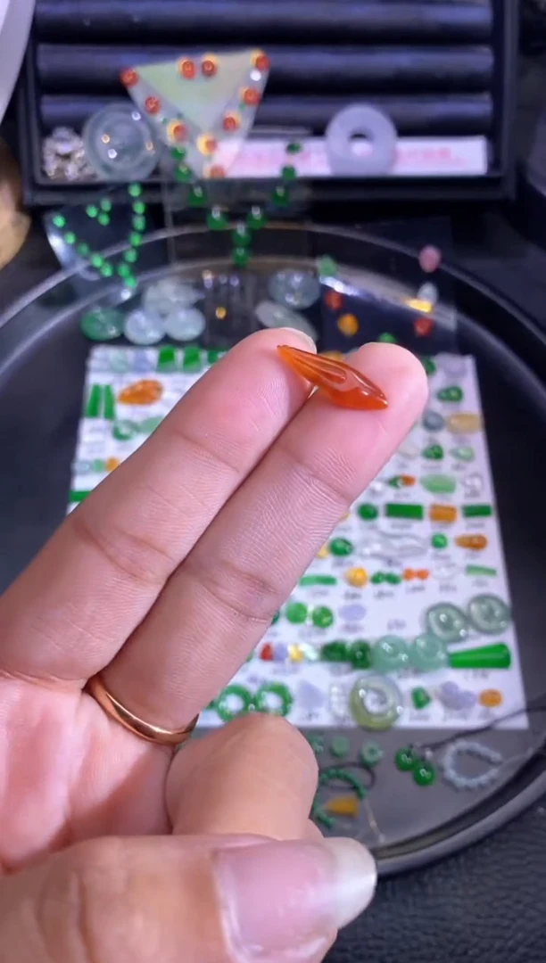 未镶嵌挂件翡翠羽毛