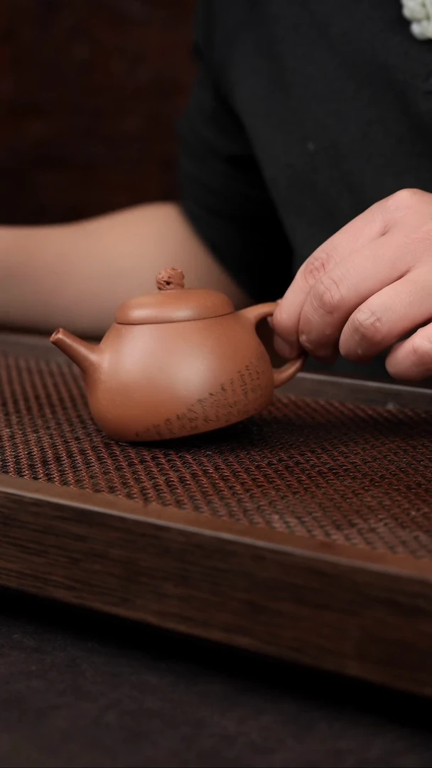 【闪购商品】紫砂茶壶老段泥刻绘太湖石