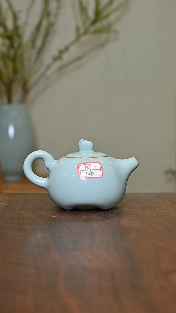 72#四季纳福壶 天青 微瑕 朱家汝窑款