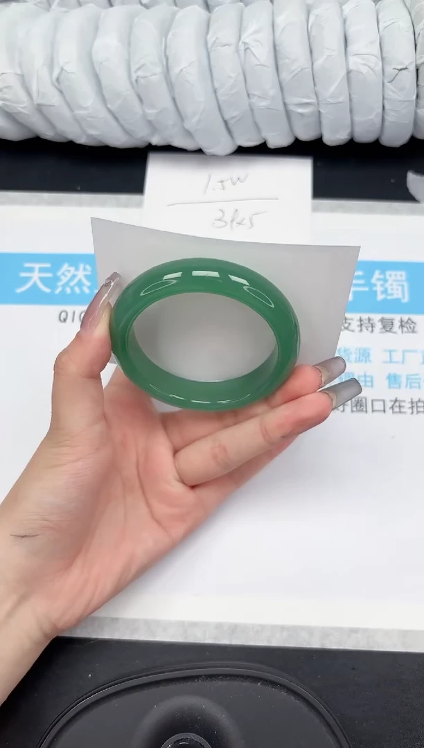 【闪购商品】石英质玉手镯未镶嵌159-54.2