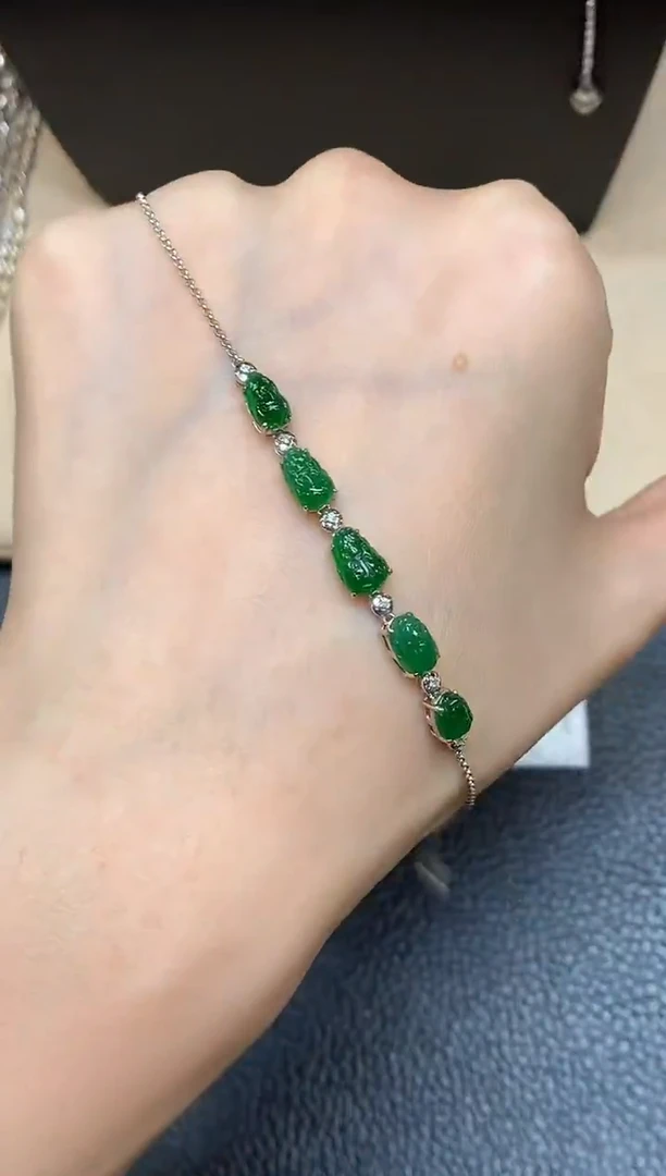 18K金镶嵌手链翡翠貔貅【无服务费