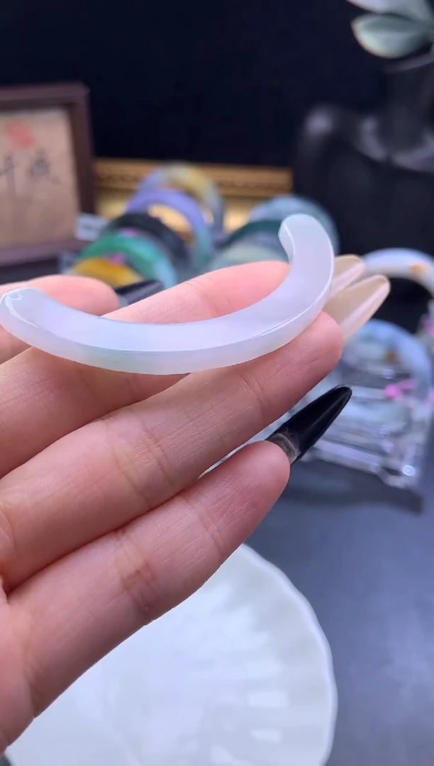 未镶嵌挂件翡翠泡***?玉璜