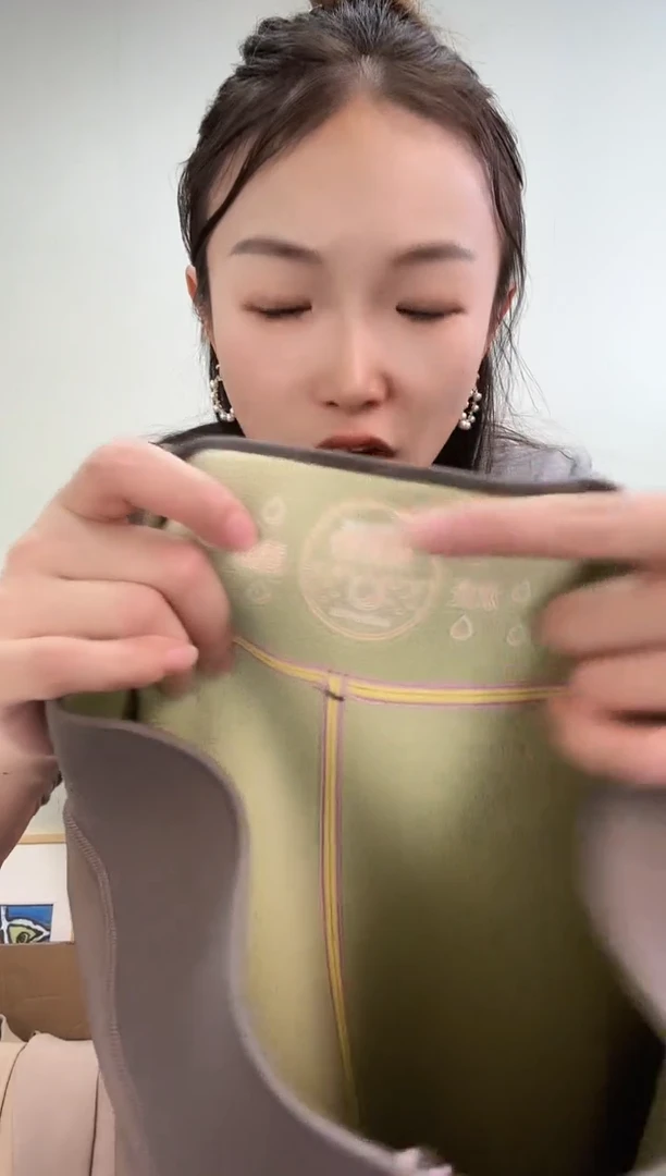 500克玻尿酸灰透服 里面绒颜色随机发