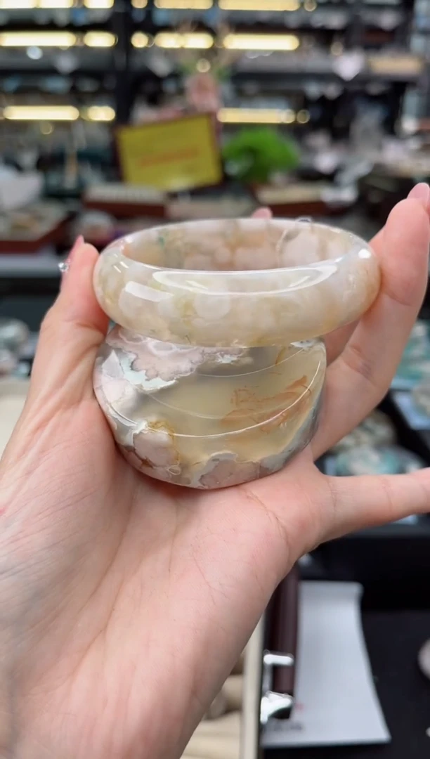 【闪购商品】石英质玉手镯未镶嵌58圈口（赠品镯心）3794881