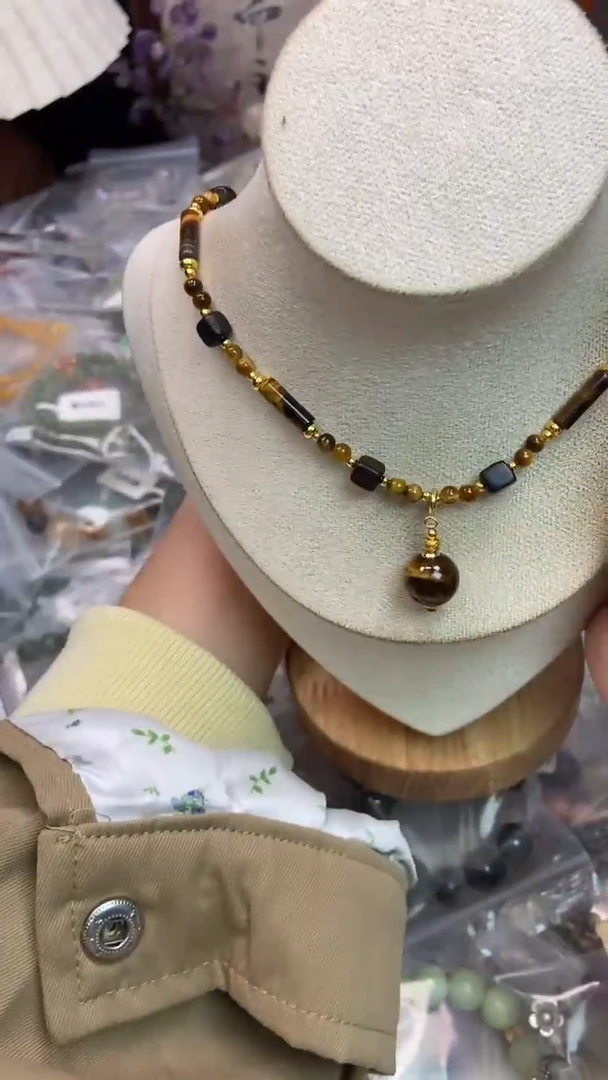 未镶嵌石英质玉手饰350