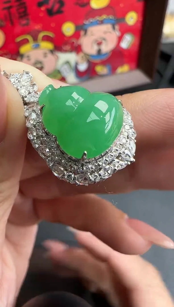 套链18K金镶嵌翡翠勿拍