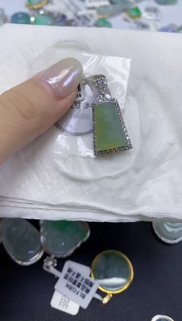 颈饰未镶嵌翡翠天然缅甸翡翠A货百元以上9元证书费自理