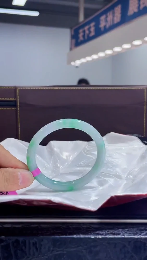 未镶嵌手镯（贵妃镯）翡翠7