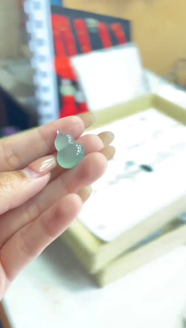 未镶嵌定制翡翠葫芦