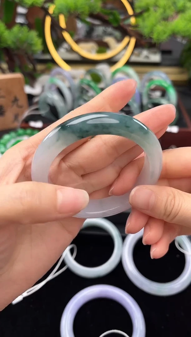 未镶嵌手镯翡翠手镯