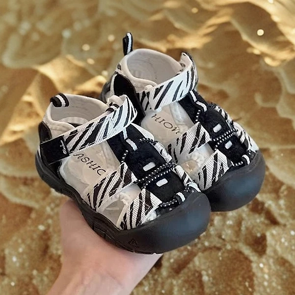 儿童镂空包头男童凉鞋软底轻便运动女童1-3岁夏季防滑小童宝宝鞋.