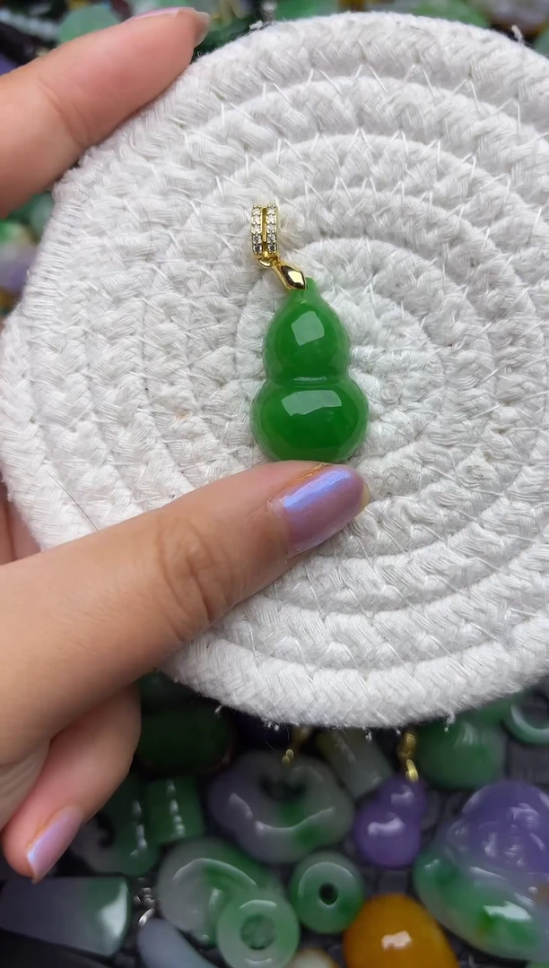颈饰未镶嵌翡翠缅甸翡翠吊坠