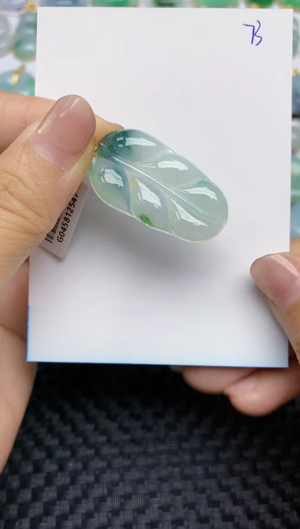 【闪购商品】翡翠颈饰18K金镶嵌天然A货翡翠 73