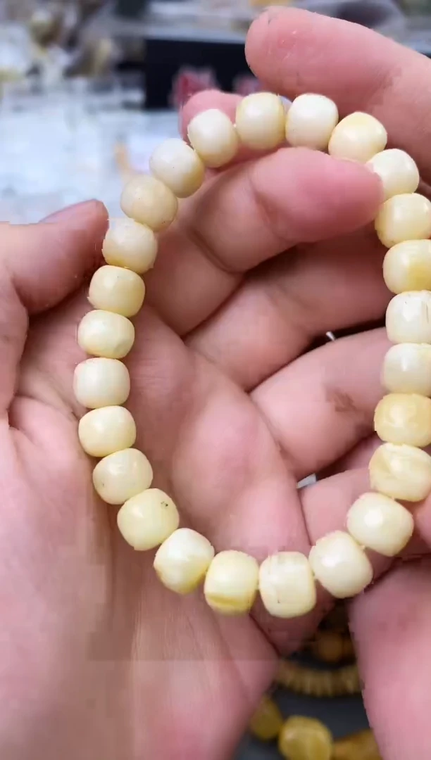 未镶嵌琥珀珠宝奇石40