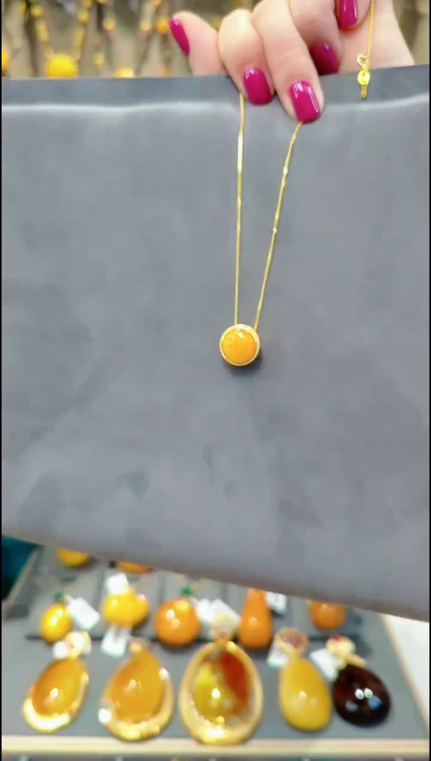 【闪购商品】蜜蜡吊坠(赠链)银S925镀金镶嵌A951蜜蜡吊坠