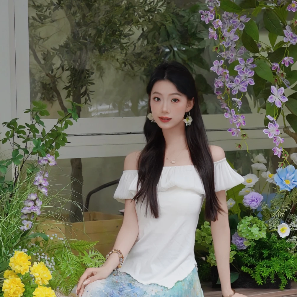 两三事 云霓月光甜美压褶一字肩下摆绑带t恤S25XT634