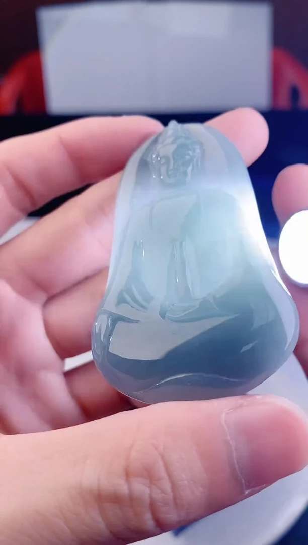 颈饰未镶嵌翡翠  `