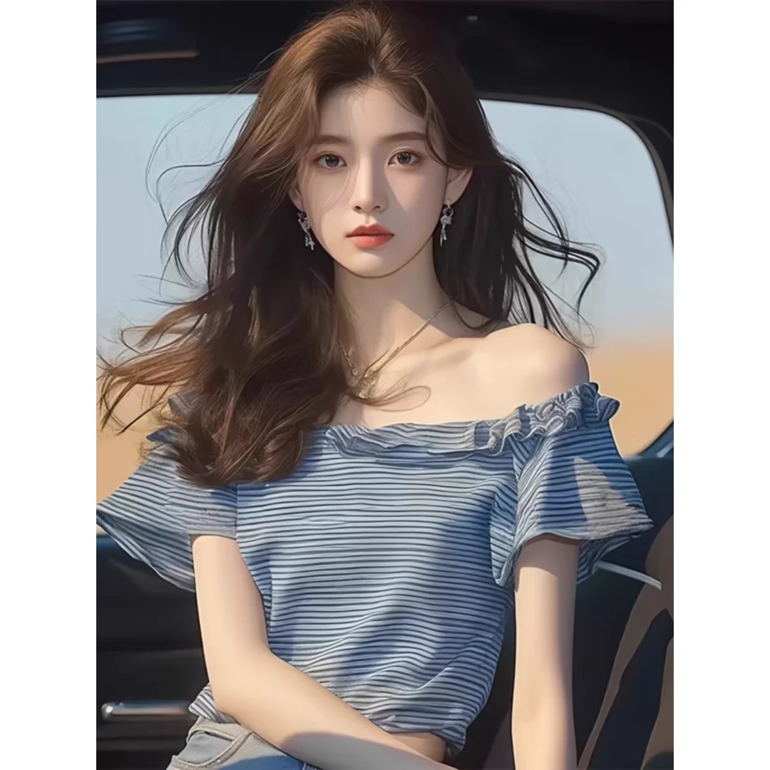 2025年洋气好看别致绝美漂亮小上衣蓝色条纹一字露肩短袖t恤女夏